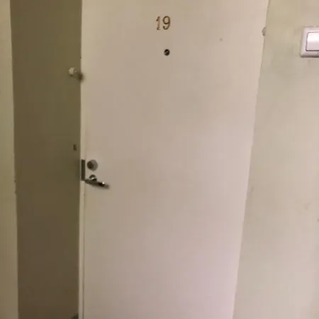 Downtown Apartement, Garnisoni 14-19 קורסארה